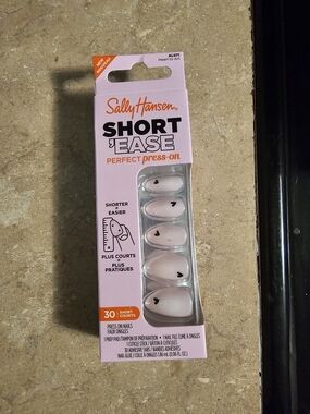 Sally Hansen Press-On Short Nails